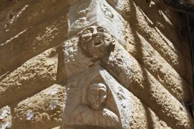 Corato, gli intriganti simboli di Palazzo Catalano: compendio di antica massoneria e vizi capitali